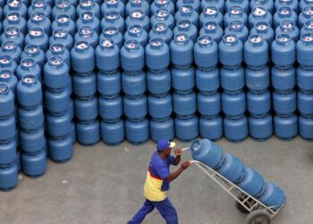 Decreto prevê pagamento de extra do auxílio gás até o fim de 2023