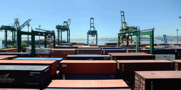 China, UE e Argentina restringem 50% das exportações brasileiras, aponta relatório