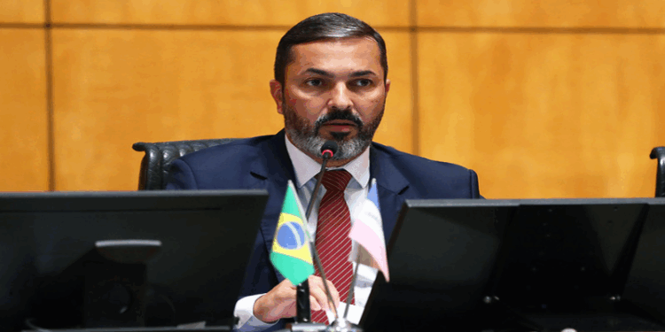 Assassinato em escola do PR repercute na Ales