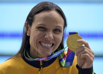 Mundial de natação, Carol Santiago e Cecília Araújo conquistam ouro