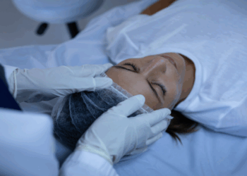 Cirurgias plásticas faciais tomam o lugar dos procedimentos não invasivos no Brasil