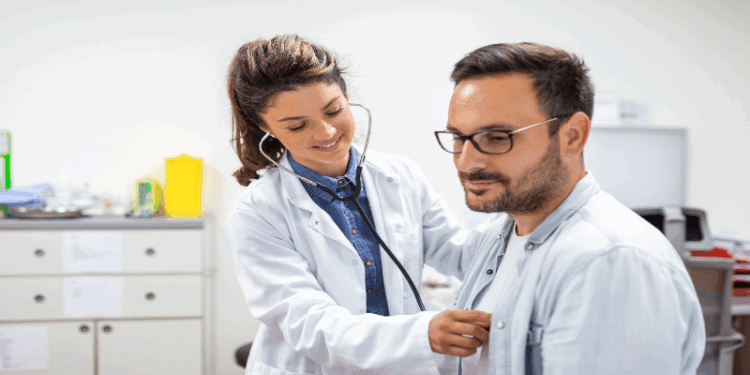 Por que fazer um check-up médico antes de viajar?