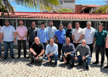 Presidente da Assembleia Legislativa discute desenvolvimento do sul capixaba com prefeitos da região.