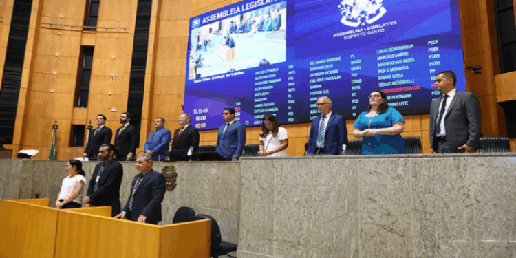 Ano legislativo é aberto com solenidade na Assembleia