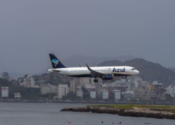 Petrobras reduz preços de querosene de aviação