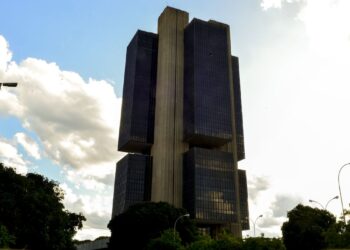 Mercado financeiro eleva projeção de crescimento para 2,19% em 2023
