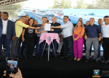 Prefeito Euclério Sampaio e o Governador assinaram ordem de serviço para início das obras do viaduto da Av. Mário Gurgel em Cariacica