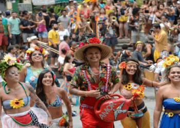 Bloco de carnaval é interrompido por tiroteio e quatro ficam feridos em Cariacica