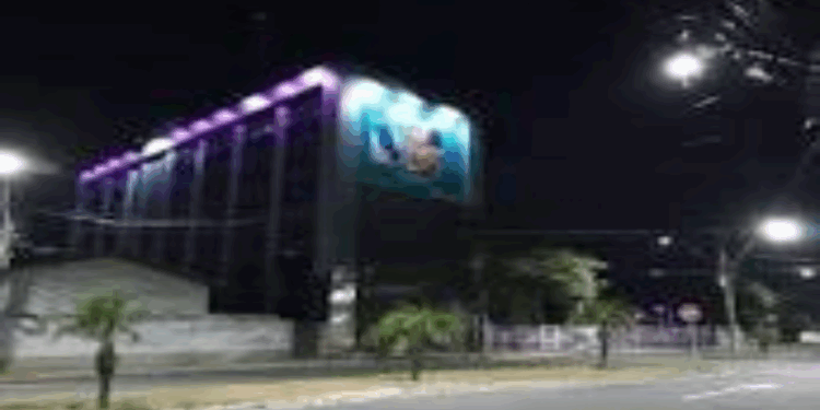 Prédios públicos da Serra recebem iluminação especial em homenagem ao Agosto Lilás