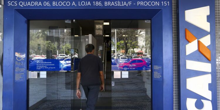 Caixa libera abono salarial para nascidos em setembro e outubro