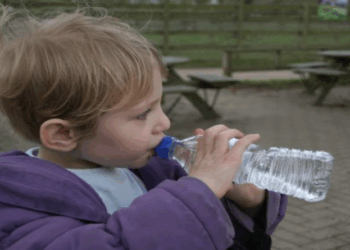 Meu filho não quer beber água, e agora?