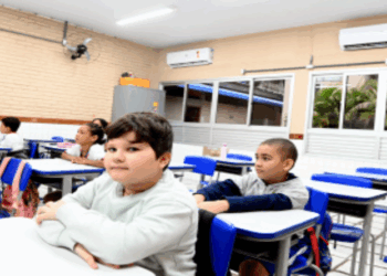 Escola Maria Leonor em Vitória ganha nova rede elétrica e climatização