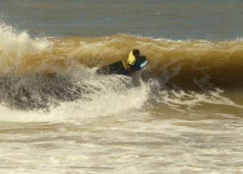 Praia de Itaparica recebe abertura do Circuito Brasileiro de Bodyboard 2023