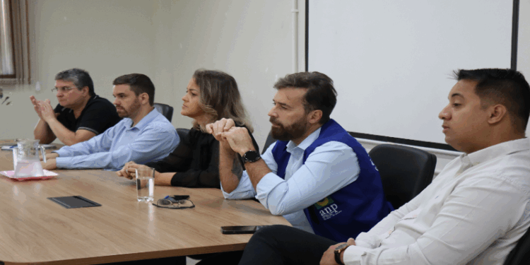Prefeitura de Viana orienta comerciantes no combate a venda ilegal de gás de cozinha
