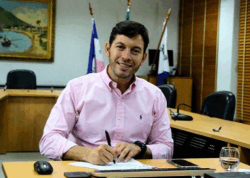 Prefeito de Vila Velha assina PL que concede 44,5% de aumento a Conselheiros Tutelares