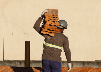 Inflação da construção civil cai para 0,08% em fevereiro, diz IBGE