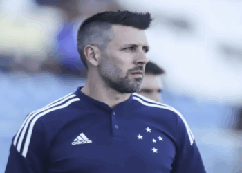 Cruzeiro joga mal, liga alerta para a semifinal e reforça urgência por contratações