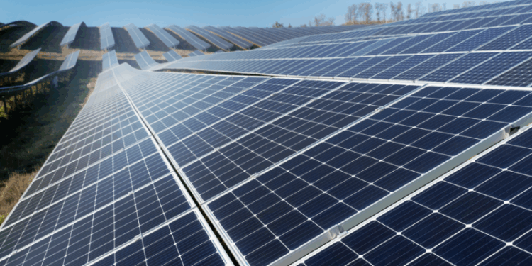 Programa de isenção fiscal para semicondutores inclui painéis solares
