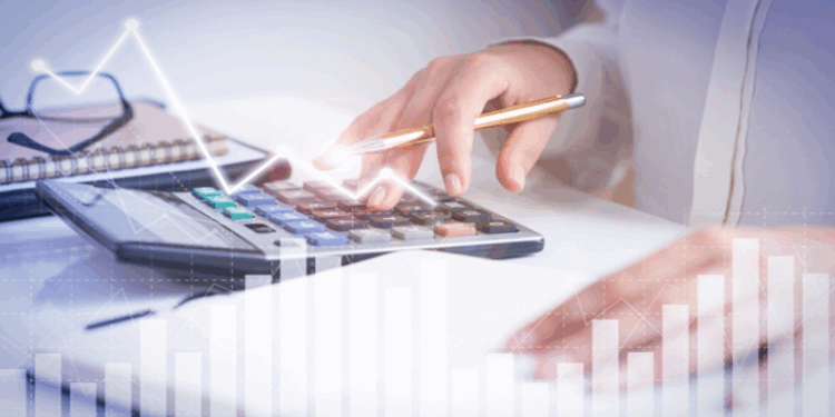 Um terço dos brasileiros investe em produtos financeiros