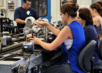 Produtividade industrial em queda trava exportações do Brasil
