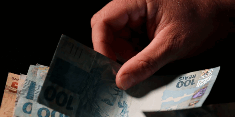 Saúde e educação concentram metade de novo bloqueio no Orçamento