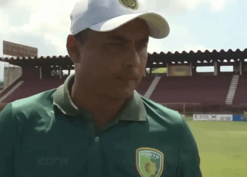 “É mais inteligente tentar fazer gol do que ficar segurando uma vantagem”, afirma Erich Bomfim