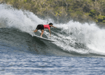 Krystian Kymerson conquista o título de campeão pan-americano de surf