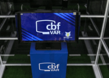 CBF anuncia mudança no impedimento e decisão no telão após VAR na Série A do Brasileirão 2023