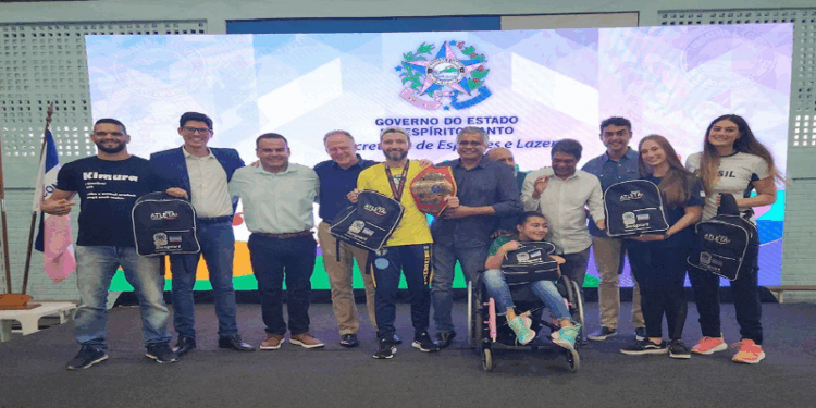 Governo do Estado realiza entrega dos kits do programa Bolsa Atleta