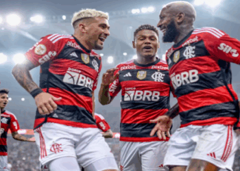 Flamengo faz sufoco inicial do Vasco virar brisa e massacra com precisão