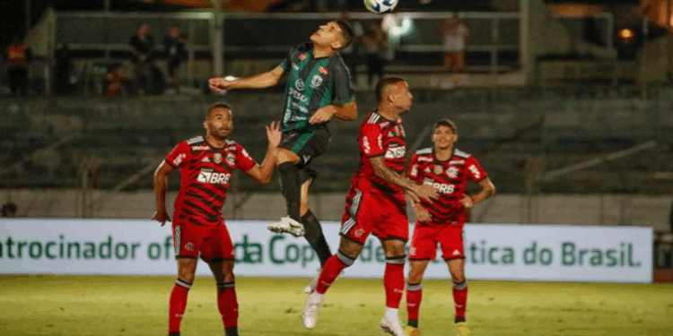 Maringá vence o Flamengo e larga com vantagem por vaga na Copa do Brasil