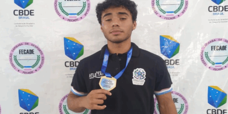 Enzo Pegorette disputa Campeonato Estadual de Jiu-Jitsu em Viana