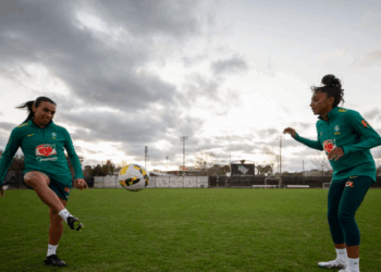 Com passagem de bastão, Marta lidera geração em última Copa do Mundo