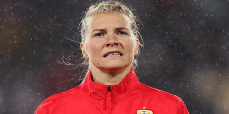 Craque da Noruega é substituída após execução do hino