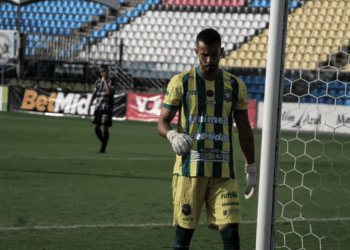 Gustavo Belli lamenta chances perdidas, mas elogia foco do Rio Branco-ES