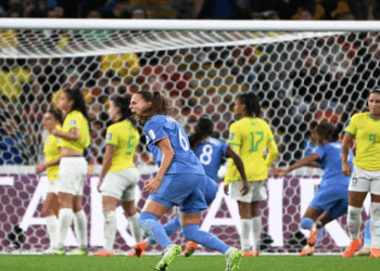 França vence Brasil e assume a ponta do grupo F do Mundial: 2 a 1