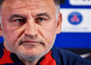 Técnico do PSG e seu filho são detidos por suspeitas de discriminação na França