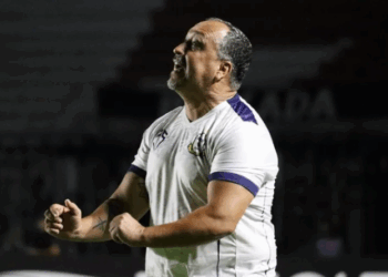 Estrela do Norte anuncia acerto com o técnico Charles de Almeida