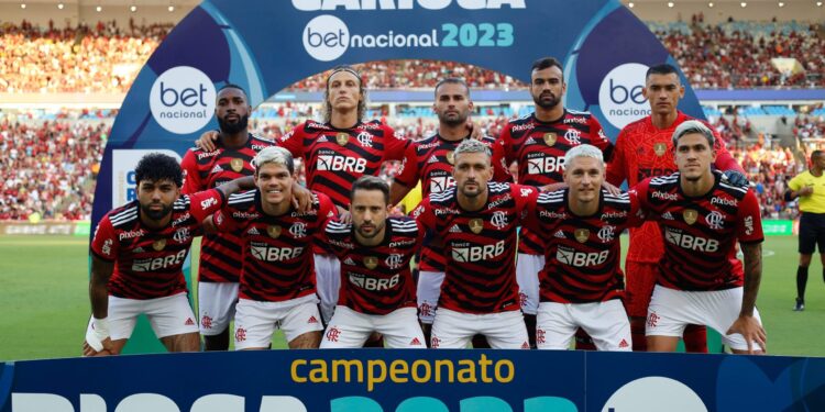 Vitor Pereira confirma time principal do Flamengo no Kleber Andrade