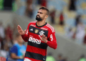 Em clássico com golaços, erros e confusão, Flamengo vence o Vasco e fica em vantagem