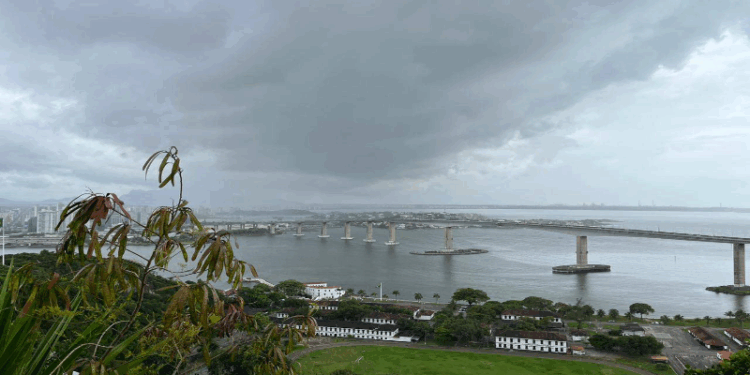 Chuva e tempo nublado continuam nos próximos dias no ES