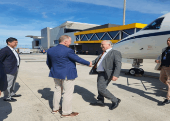 Ministro visita obras do terminal de passageiros do Aeroporto Regional de Linhares