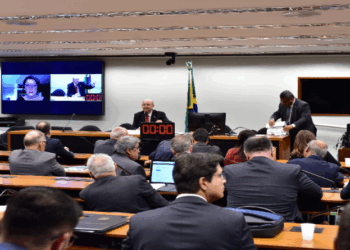 Setor produtivo aponta benefícios da terceirização para empresas e empregados