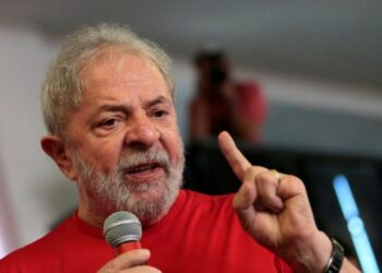 Lula exonera diretores da EBC e nomeia a Jornalista Kariane Costa como Presidente interina