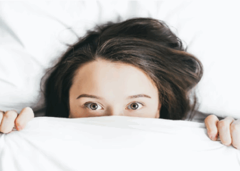 Problemas para dormir? 5 alimentos que podem ajudar o seu sono