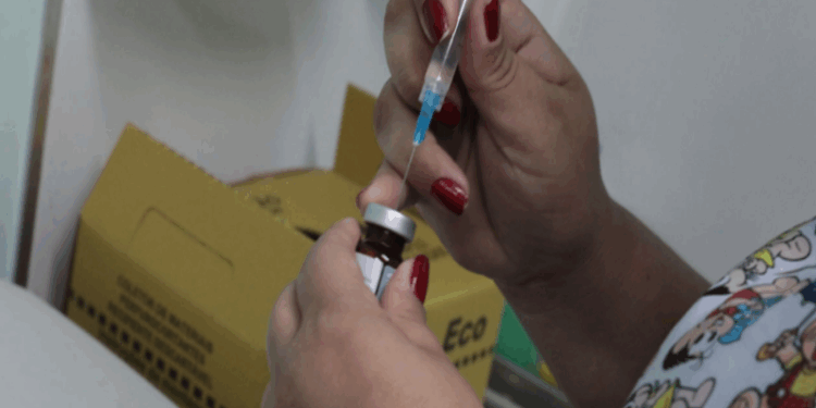 Covid-19: Vacinação de crianças com idades até 11 anos é realizada por meio de agendamento