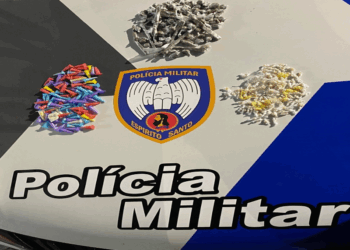 POLÍCIA MILITAR DETÉM FORAGIDO, APREENDE DROGAS E RECUPERA CARRO ROUBADO
