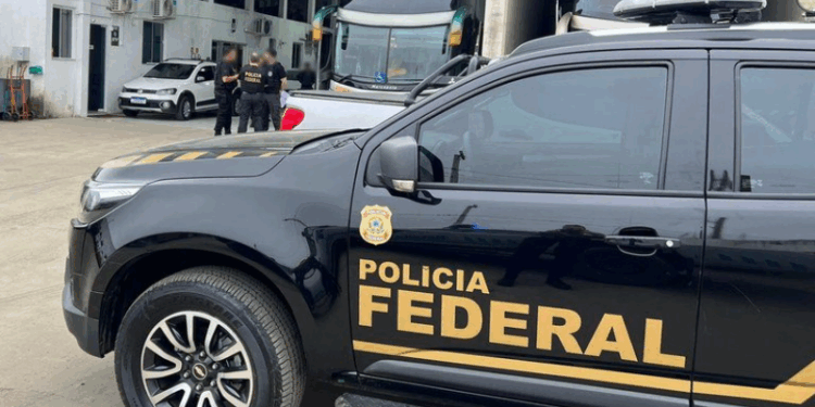 PF cumpre mandados contra integrantes de grupo neonazista ligados a assassino de Aracruz