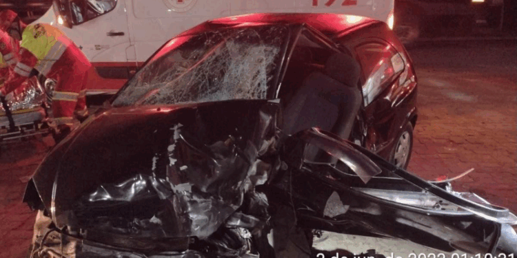 Grave acidente entre carro e caminhão deixa jovem morto em Mimoso do Sul