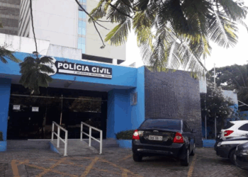 Dona de imóvel é presa após briga com inquilina por causa de cachorro na Serra